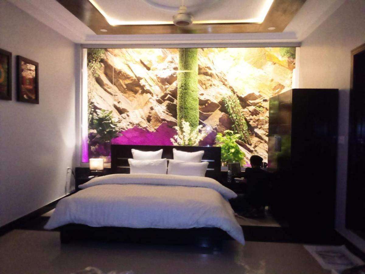 Burj Al Swat Hotel Saidu Sharif Eksteriør bilde