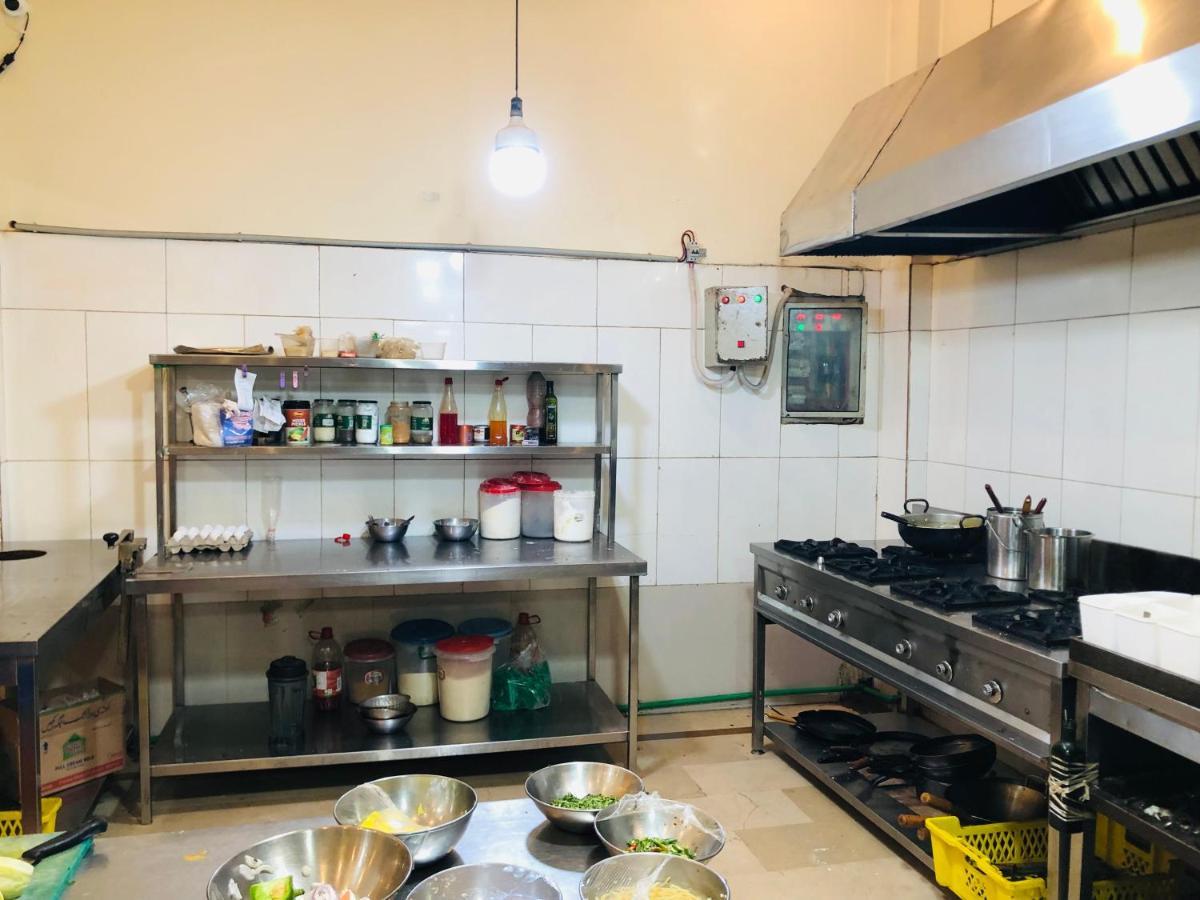 Burj Al Swat Hotel Saidu Sharif Eksteriør bilde